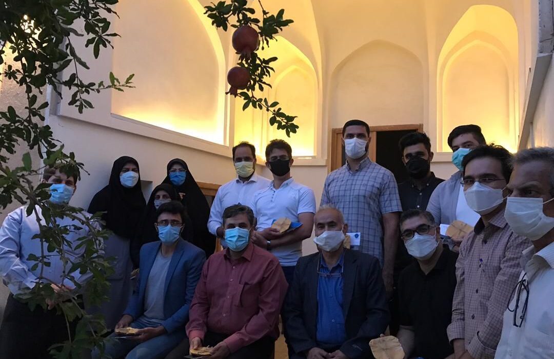 تجلیل از خبرنگاران در خانه قدیمی مرحوم «صمدی» اولین عکاس و خبرنگار قاین