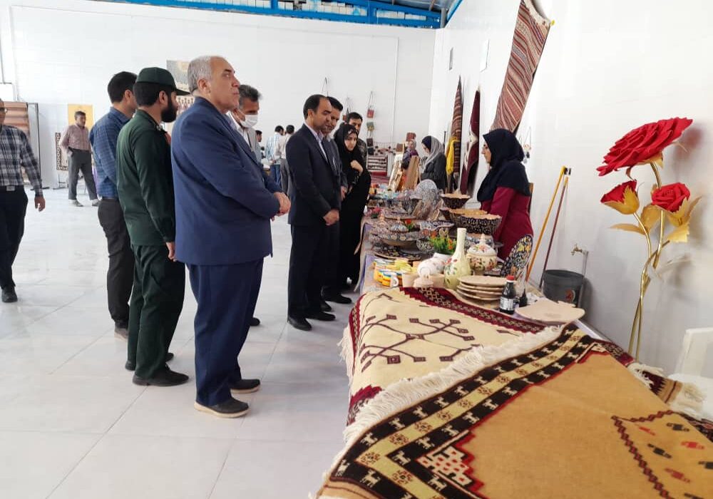 گشایش نمایشگاه آثار صنایع دستی هنرمندان قاینی