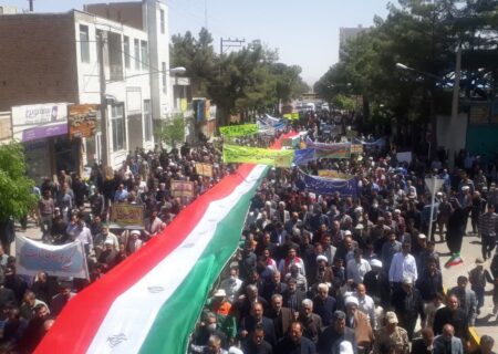 خروش مردم انقلابی شهرستان قاینات در آخرین جمعه ماه مبارک رمضان