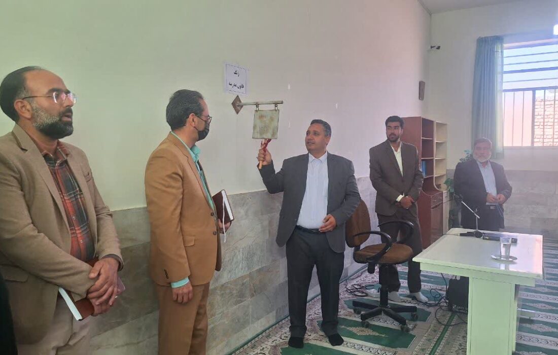 اجرای طرح «قاضی در مدرسه» و زنگ قانون در مدارس شهرستان قاینات