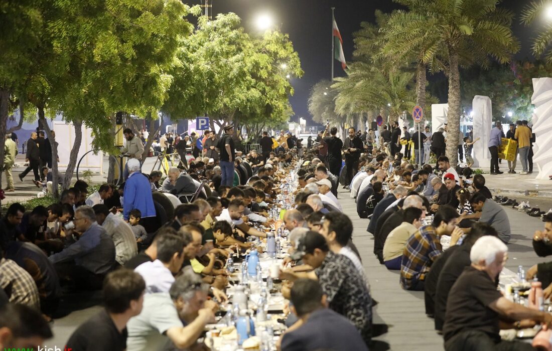 افطار در خیابان، مقاومت در میدان و تبریک در نماز قدس