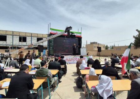 برای اولین بار در کشور؛ دبستانی با نام شهدای دانش آموز میناب در “درمیان” نام‌گذاری شد