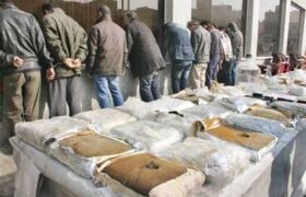 دستگيري ۲۲ معتاد و توزیع کننده مواد مخدر در عملیات ضربتی پليس قاینات
