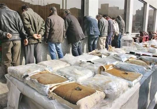 دستگيري ۲۲ معتاد و توزیع کننده مواد مخدر در عملیات ضربتی پليس قاینات